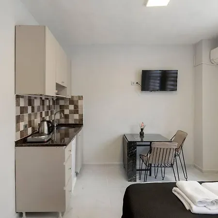 Cozy & Comfy Studio At Beyoglu - 38 Estambul